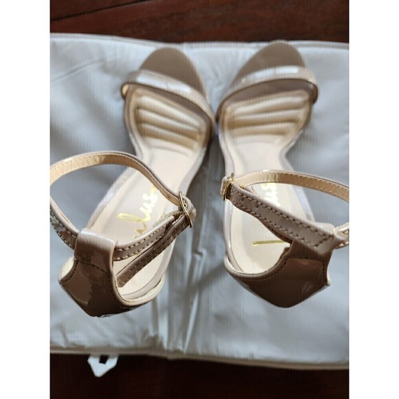 Lulus Elise Sandals Nude *defects see pics* sz 7 - Picture 3 of 7
